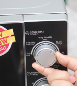 Lò vi sóng cơ có nướng SHARP R-G223VN-S 20 Lít 18